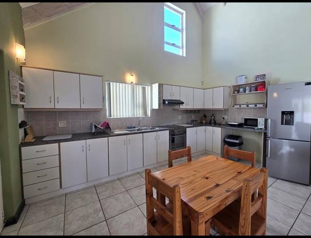 2 BEDROOM HOUSE FOR SALE IN GOLDEN MILE